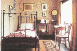 Shaw Birthplace Bedroom